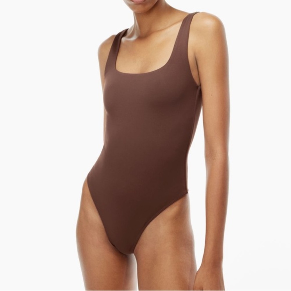 ARITZIA Babaton Contour Squareneck Bodysuit